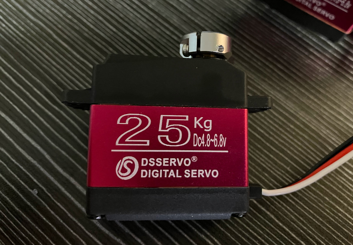 サーボモータ（DS3225 25kg）の写真